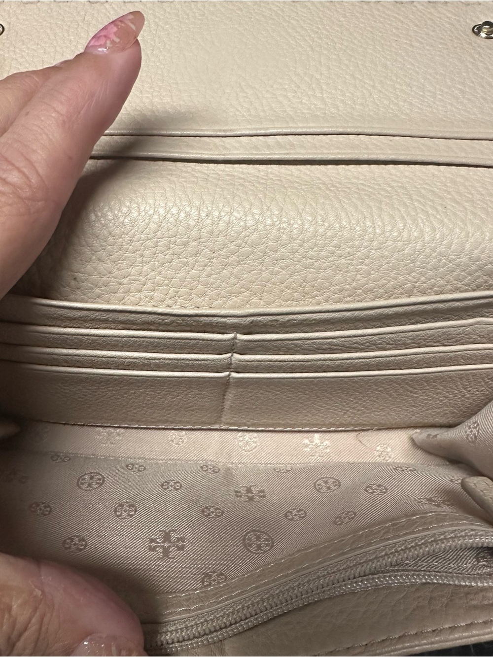EUC TORY BURCH WALLET - Picture 6 of 7